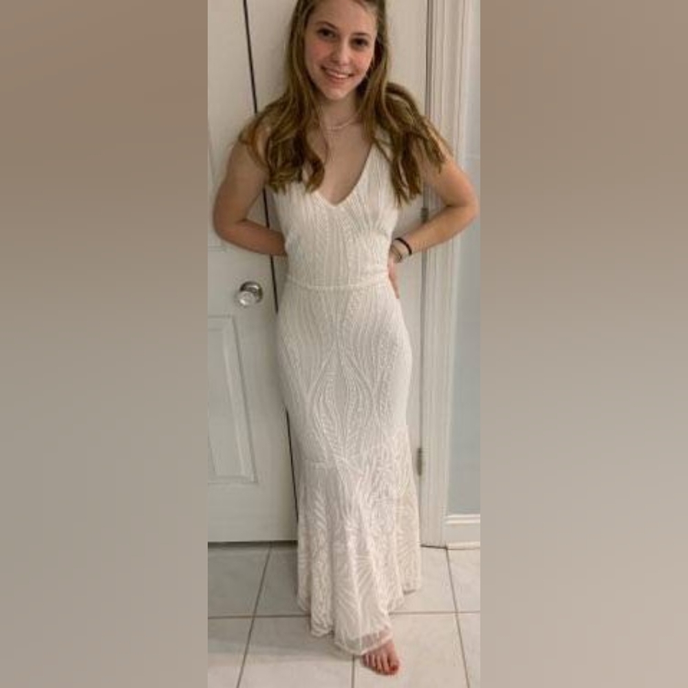 NEW with Tags white sequin and beaded formal prom/pageant/wedding gown/dress.